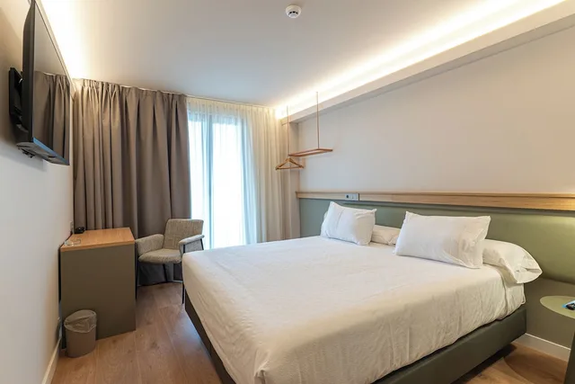 غرفة بسريرين منفصلين، Hotel Los Pasiegos 4/10