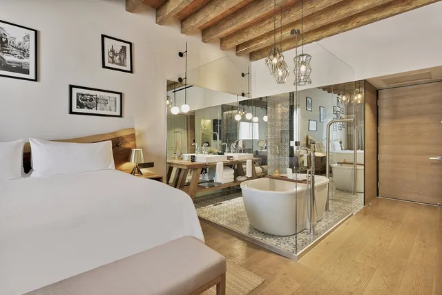 Suite, King Bed, Sun Deck, Hot Tub، Live Aqua San Miguel de Allende 3/10