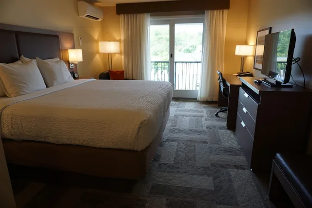 غرفة بسرير كينج بشرفة، Belfast Harbor Inn 4/8