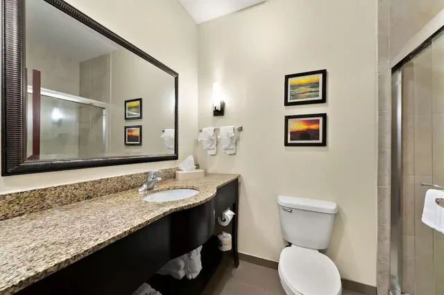 جناح، Comfort Suites Corpus Christi Central 8/10
