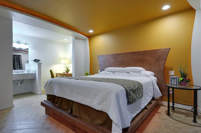 Dream, Suite، Romantic Inn Suites 7/10