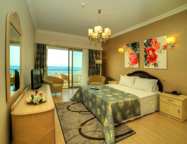 غرفة بسرير مزدوج بإطلالة على البحر، Jasmine Court Hotel Casino 1/2