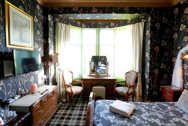 غرفة فاخرة بسرير كينج، Bryn Woodlands House 5/9