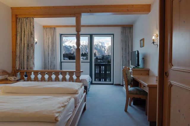غرفة قياسية بسرير مزدوج بإطلالة على الجبل بشرفة، Gruberhof Hotel 7/10