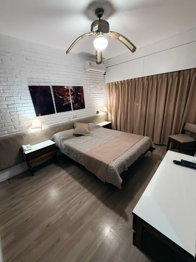غرفة قياسية رباعية، Shelton Hotel 2/10