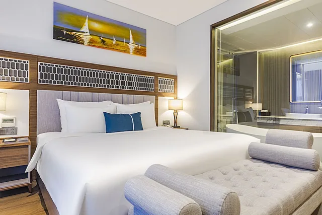 Grand, Ocean, King Bed، Peninsula Hotel Danang 9/10