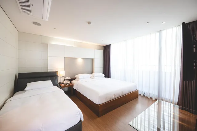 جناح رئاسي، Sunset Hotel 4/10