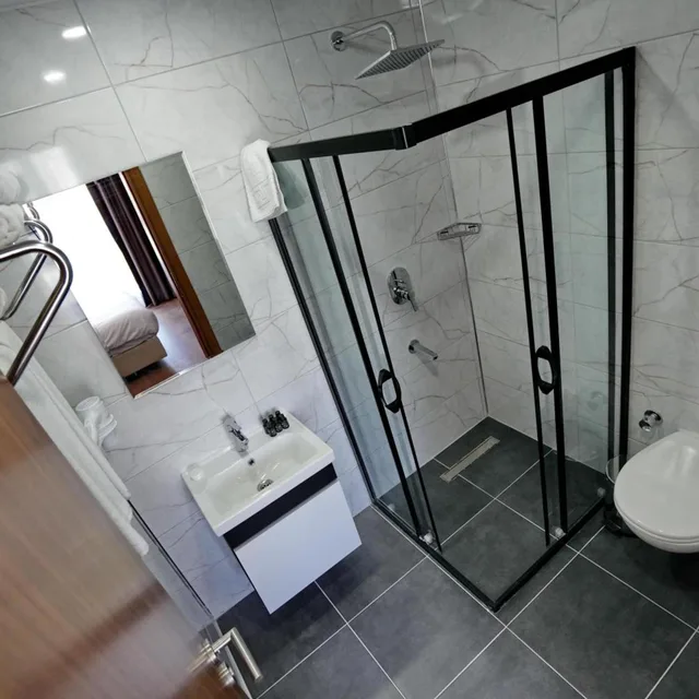 Budget, Single, Shelton Airport Otel 4/5
