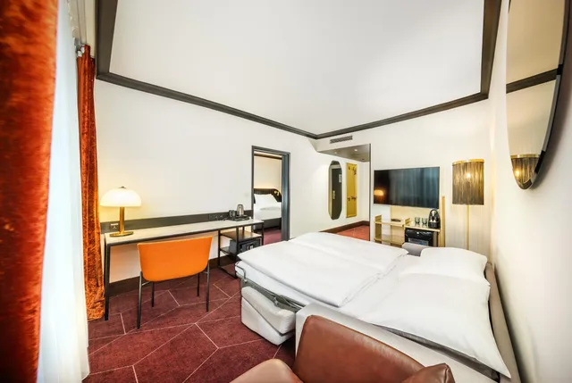 جناح بسرير كوين مع أريكة، Vienna House by Wyndham Diplomat Prague 2/7