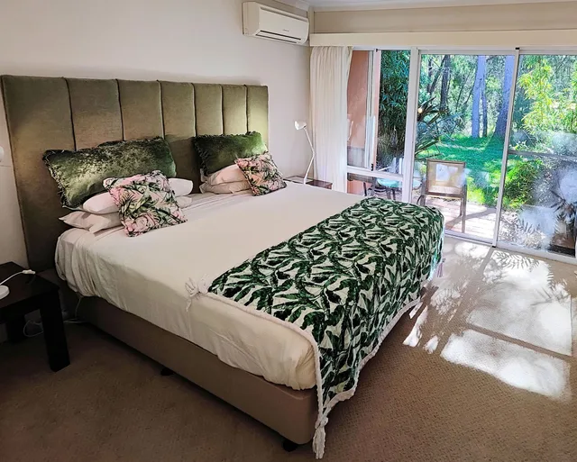 غرفة فاخرة بسرير كينج بإطلالة على الحديقة، MARGARET RIVER BED AND BREAKFAST 5/10