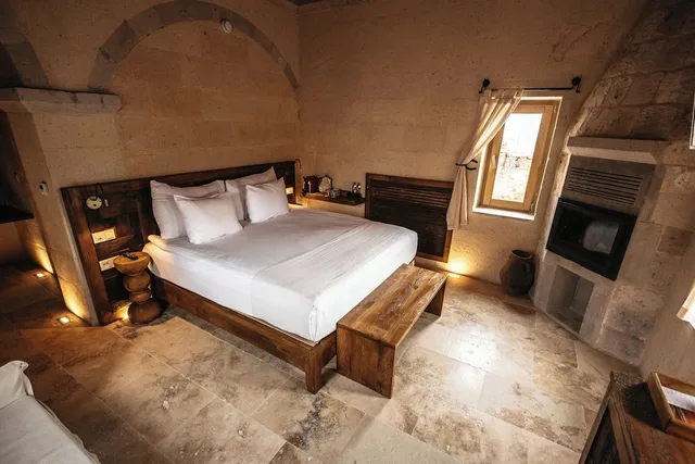 Suite, Queen Bed, Hot Tub, MILLSTONE CAVE SUITES 1/2