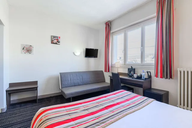 غرفة بسريرين منفصلين، COMFORT HOTEL DE L'EUROPE SAINT NAZAIRE 2/2