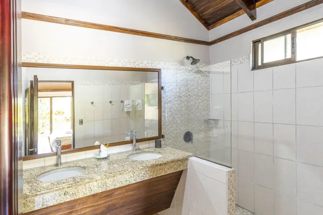 بنغل سوبيريور، Hotel Lavas Tacotal 6/6