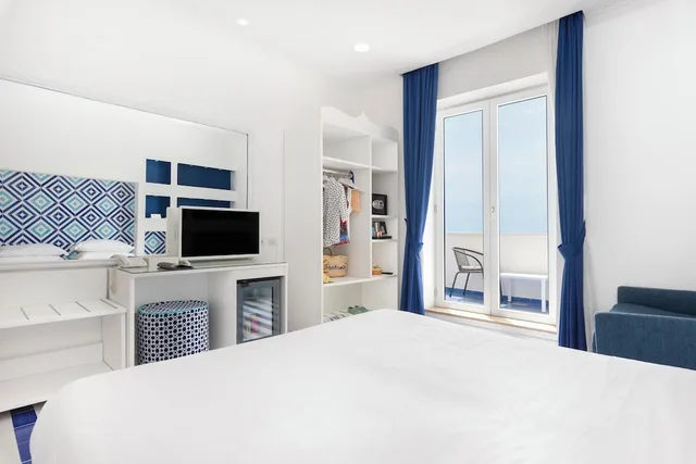 Comfort, Double or Twin Bed, Sea View, Balcony, La Bougainville 10/10