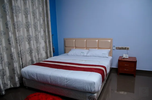 Deluxe, Double Bed, Georgina Gardens Hotel 3/5