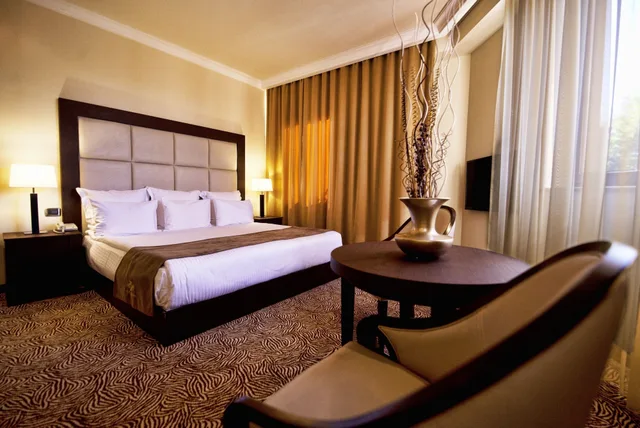 استوديو ركني بسرير كينج مع أريكة، National by Stellar Hotels, Yerevan 4/6