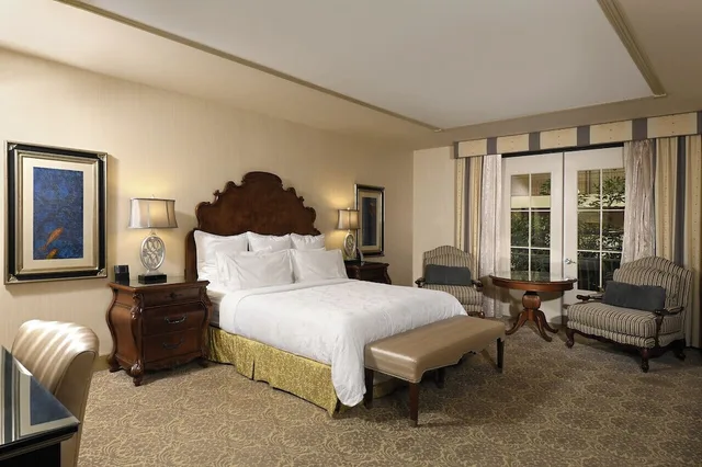 غرفة قياسية بسرير كينج، Woolleys Classic Suites 2/5