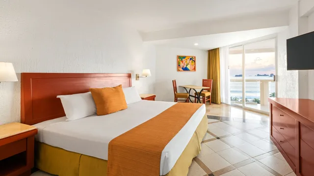 غرفة ملكية بسريرين مزدوجين بإطلالة على البحر، Park Royal Beach Ixtapa All Inclusive 1/8