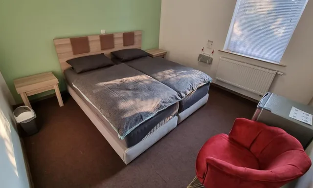 غرفة بسرير مزدوج بحمام خاص، Hotel Linda 3/7