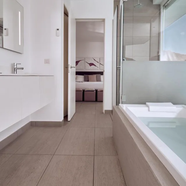 جناح بإطلالة على البحر بغرفة نوم واحدة بمسبح خاص بجاكوزي، Domes Baobab Suites 3/3