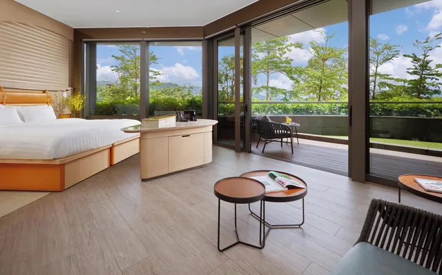 جناح بسرير كينج بشرفة يُسمح فيها بالحيوانات الأليفة، WM Hotel Hong Kong, Vignette Collection 3/7