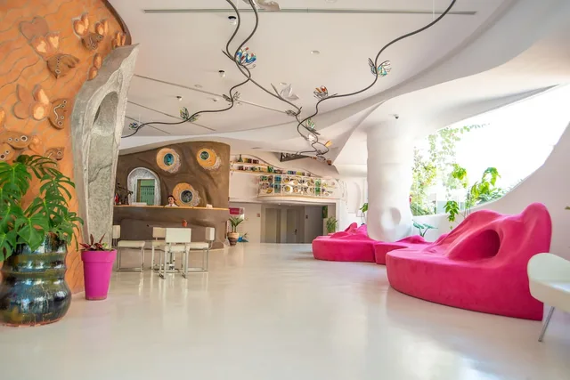 Bougainville Bay Hotel، ساراندا 9/78