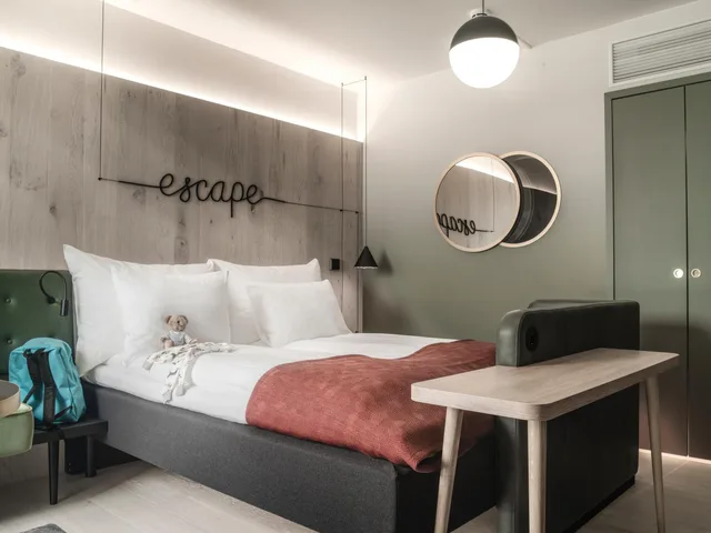 Superior, King Bed, Hotel Norge By Scandic 3/7
