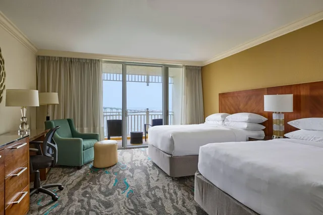 Guest Room, 2 Queen Beds, Water View, Balcony, Captiva Tower، Marriott Sanibel Harbour Resort And Spa 1/4