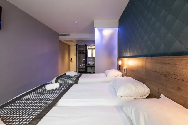 غرفة قياسية ثلاثية، Melrose Hotel 2/5
