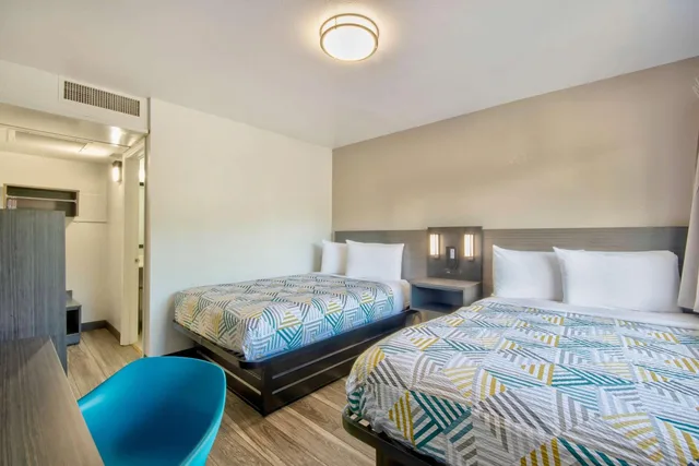 غرفة رباعية لذوي الإعاقة، Motel6 Russellville, AR 1/8