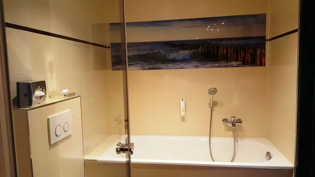 Classic, Comfort, King Bed, Xl، TRIHOTEL Rostock – Wellnesshotel Adults Only 5/6