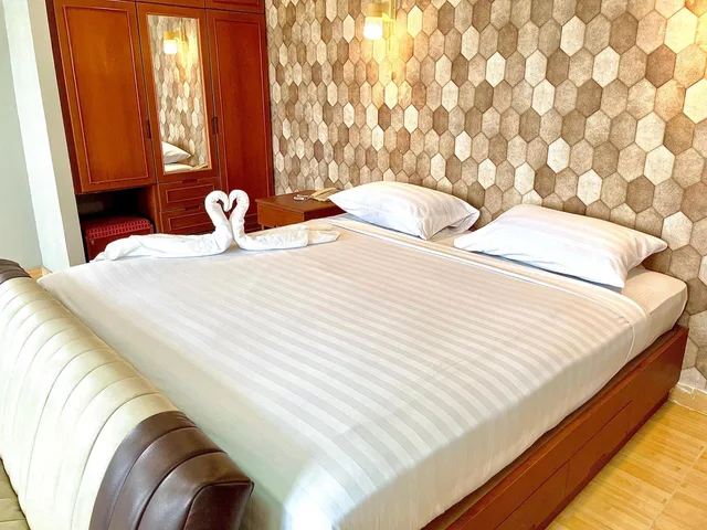 Superior, Triple, Green Beach Pattaya 8/10