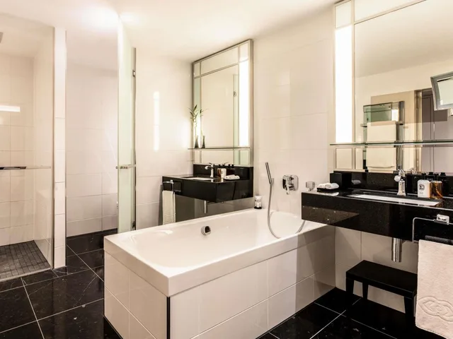 جناح سوبيريور بسرير كينج وسرير كوين، Sofitel Frankfurt Opera 4/5