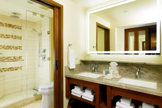 Room, 2 Queen Beds, Partial Theme Park View، Disney Grand Californian 5/6