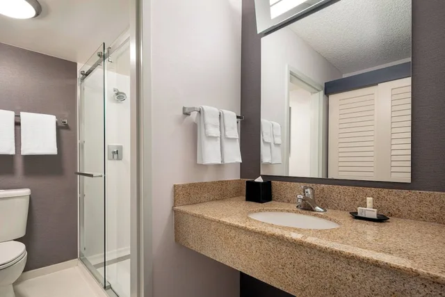 Room, King Bed, Sofa, Accessible, Courtyard by Marriott Rancho Cordova Sacramento 4/6