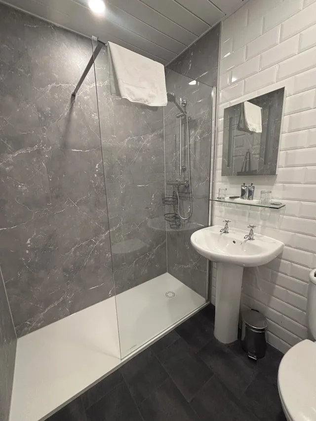 غرفة كلاسيكية بسريرين منفصلين، Glendower Hotel 3/3