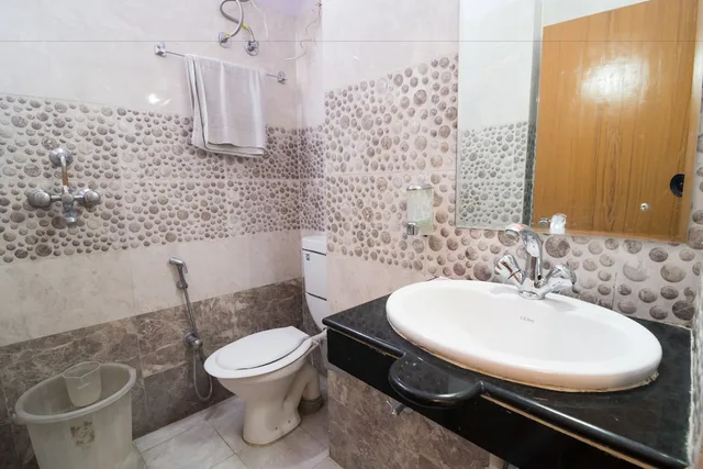 غرفة كومفورت بسرير كينج بإطلالة على الجبل، Chitrakatha 10/10