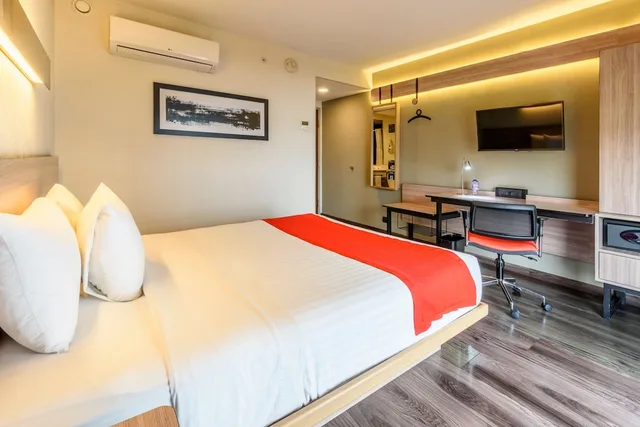 غرفة بسرير كوين، City Express Plus by Marriott Bogota Aeropuerto 2/4