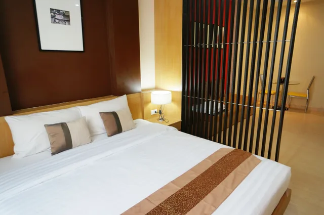 Deluxe, Studio, King Bed, Kitchen, Silom Convent Garden 2/7