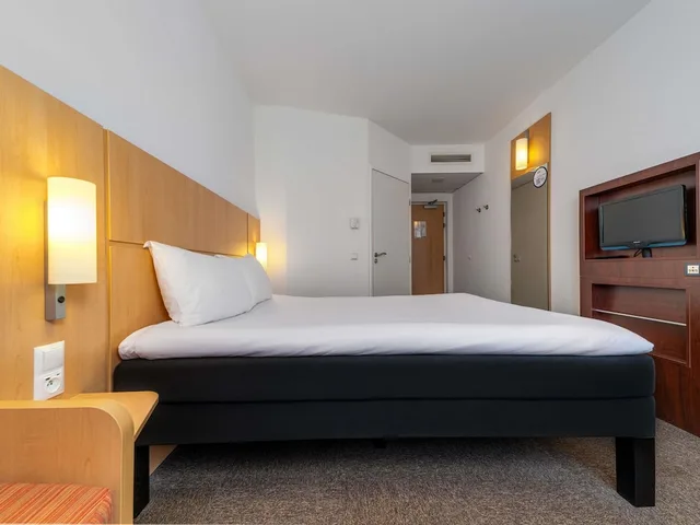 Room, Double Bed, ibis Krakow Stare Miasto 9/10