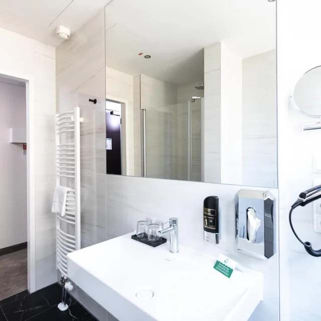 Room, Double Bed, Atrium View، Best Western Premier Royal Blue - Adult Only 6/7