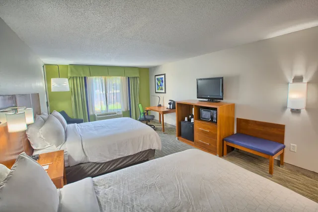 جناح بسريرين منفصلين، Holiday Inn Express Hotel Suites Raleigh North Wake Forest 4/7