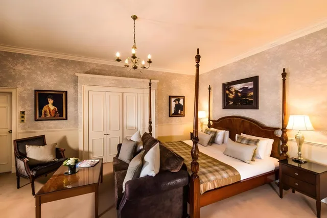 جناح جونيور بسرير كينج مع أريكة، Thainstone House Spa and Hotel 1/1