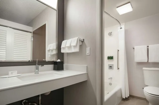 غرفة بسريرين كوين، Courtyard by Marriott Palm Springs 3/5