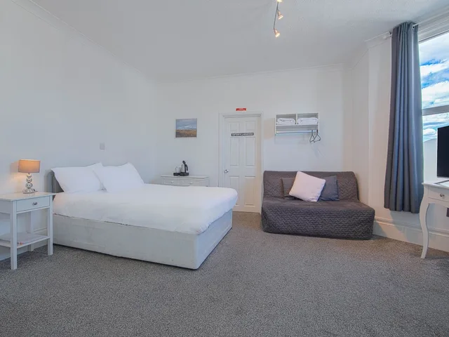 غرفة قياسية ثلاثية، OYO The Pier Hotel 4/10