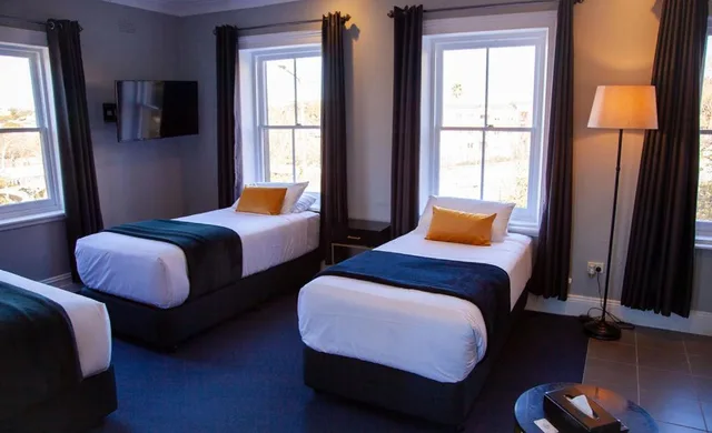 غرفة عائلية بسرير مزدوج وسريرين منفصلين بحمام مشترك، Bayswater Boutique Lodge 4/7