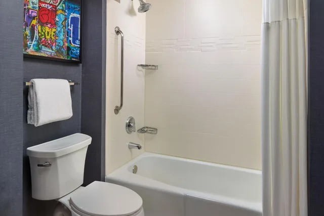 جناح بغرفة نوم واحدة مع أريكة لذوي الإعاقة، Residence Inn by Marriott Bethesda Downtown 10/10