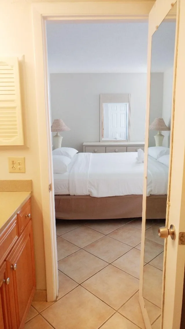 Studio, Apartment, King Bed, Gulf View, Sofa, Lovers Key Beach Club 9/9