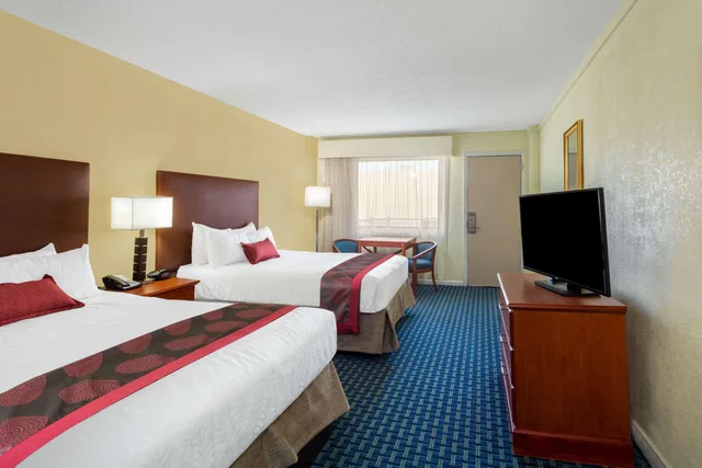 Studio, 2 Queen Beds, Ramada By Wyndham Virginia Beach 1/1