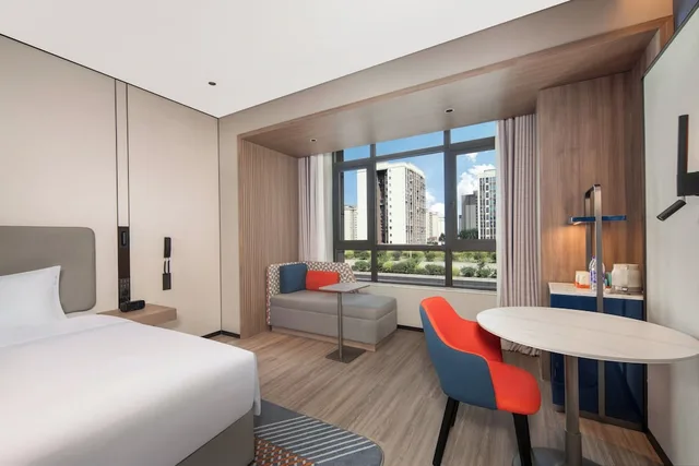 غرفة قياسية بسرير كينج، Holiday Inn Express Chongqing Tongliang 2/6